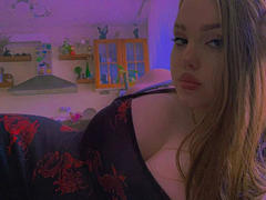 FrutisGirl-hot from xLoveCam