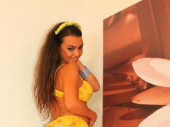 CollegeXXX - female with brown hair webcam at LiveJasmin