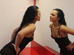 CollegeXXX - female with brown hair webcam at LiveJasmin