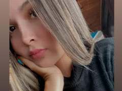 GabriellaFoxxy - female with black hair and  small tits webcam at xLoveCam