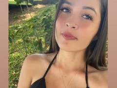 GabriellaFoxxy - female with black hair and  small tits webcam at xLoveCam