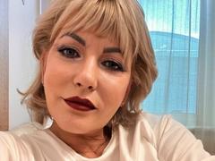 GabrielleDream - blond female with  big tits webcam at xLoveCam