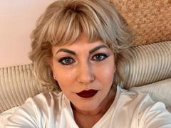 GabrielleDream - blond female with  big tits webcam at xLoveCam