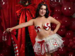 GagingZhara - female with black hair and  big tits webcam at xLoveCam