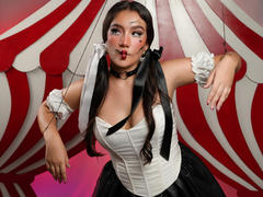 GagingZhara - female with black hair and  big tits webcam at xLoveCam