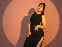 GahiaBelucci - female with brown hair webcam at xLoveCam