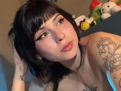 GaiaJoness - female webcam at xLoveCam