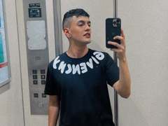 JohanMartinez from xLoveCam