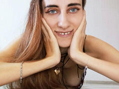 GeileFaretta-hot - blond female webcam at xLoveCam