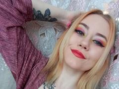 GeileMarie2000-hot - blond female webcam at xLoveCam