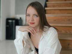 GeileTina04-hot - blond female webcam at xLoveCam