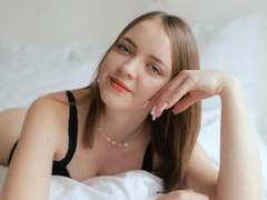 GeileTina04-hot - blond female webcam at xLoveCam