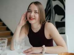 GeileTina04-hot - blond female webcam at xLoveCam