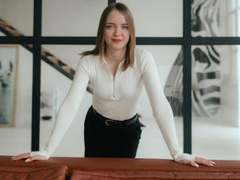 GeileTina04-hot - blond female webcam at xLoveCam