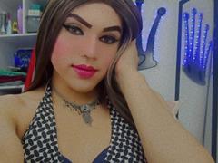 GeishaSenier - shemale with black hair webcam at xLoveCam