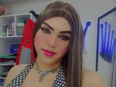 GeishaSenier - shemale with black hair webcam at xLoveCam