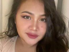 GeminiVixen from xLoveCam