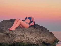 GenieCanup - female webcam at xLoveCam
