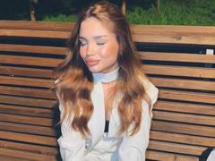 GenieCanup - female webcam at xLoveCam