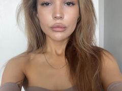 GenieCanup - female webcam at xLoveCam