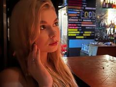 GeorginaClassy from xLoveCam