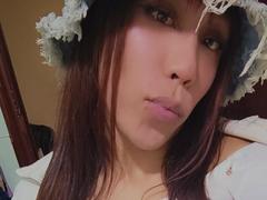 GeraldineSuan - shemale webcam at xLoveCam