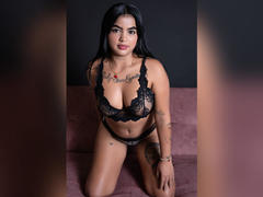 GiaAttum - female with black hair and  big tits webcam at xLoveCam