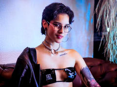 AliceDawson - female with brown hair and  big tits webcam at LiveJasmin