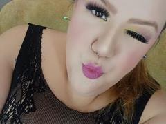 GiaMorrys - blond female webcam at xLoveCam