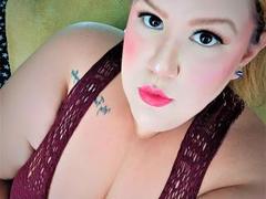 GiaMorrys - blond female with  big tits webcam at xLoveCam