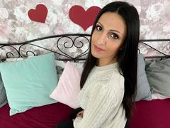 GiaSalvato-hot - female with black hair webcam at xLoveCam