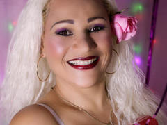GianellaCox - blond female webcam at xLoveCam