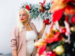 GianellaCox - blond female webcam at xLoveCam