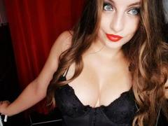 SexyGianna - blond female webcam at xLoveCam