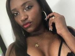 Gicellesweety - female with brown hair and  small tits webcam at LiveJasmin