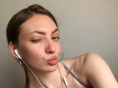GigiWadkins - female with brown hair and  big tits webcam at xLoveCam