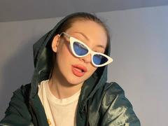 GigiWadkins - female with brown hair and  big tits webcam at xLoveCam