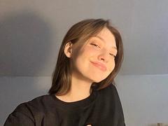 GigiWadkins - female with brown hair and  big tits webcam at xLoveCam