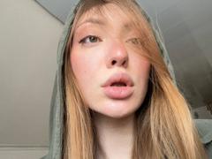 GigiWadkins - female with brown hair and  big tits webcam at xLoveCam