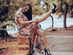 GinaONeon - female with black hair and  small tits webcam at ImLive