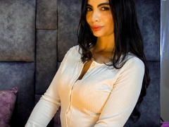 EmilyOjeda - female with brown hair and  big tits webcam at LiveJasmin