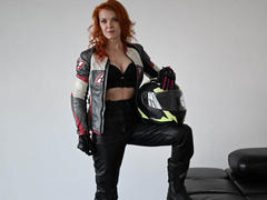 GingerLizzi - female with red hair webcam at xLoveCam