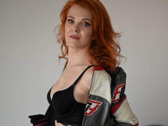 GingerLizzi - female with red hair webcam at xLoveCam