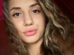 GinnyQueen - female webcam at xLoveCam