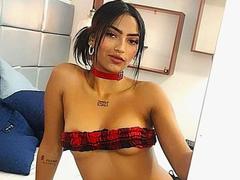 GisellDavies - female with black hair webcam at xLoveCam