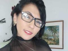 DaniaHot - female with black hair webcam at xLoveCam