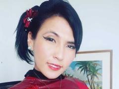 DaniaHot - female with black hair webcam at xLoveCam