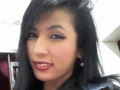 DaniaHot - female with black hair webcam at xLoveCam