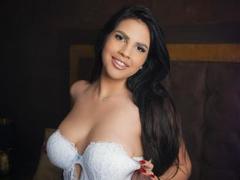 GiuliaHarvey - female with brown hair and  big tits webcam at LiveJasmin