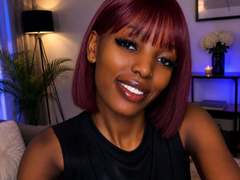 Gladwell - female with black hair webcam at xLoveCam
